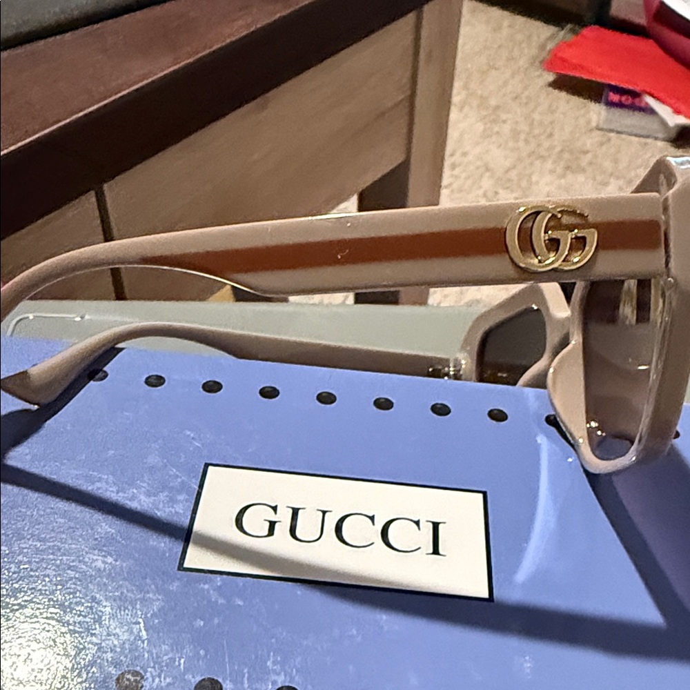 Fashion Gucci Tan Sunglasses - Picture 6 of 7